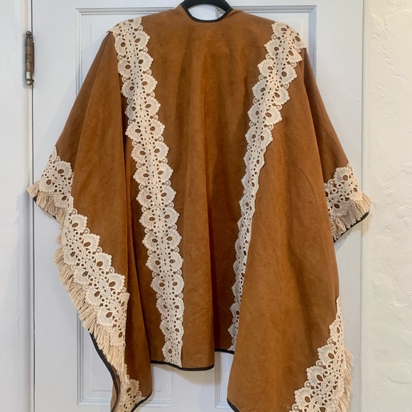 Poncho - Picture 2 of 2